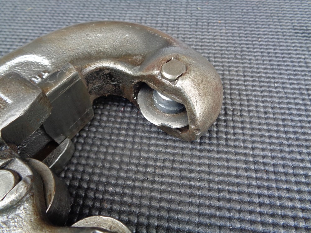 Ridgid No. 2 Pipe Cutter 1/8" to 2" Pipe