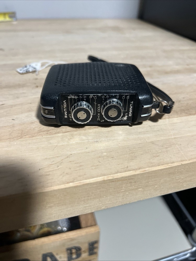 Vintage Emperor Radio. As Is.