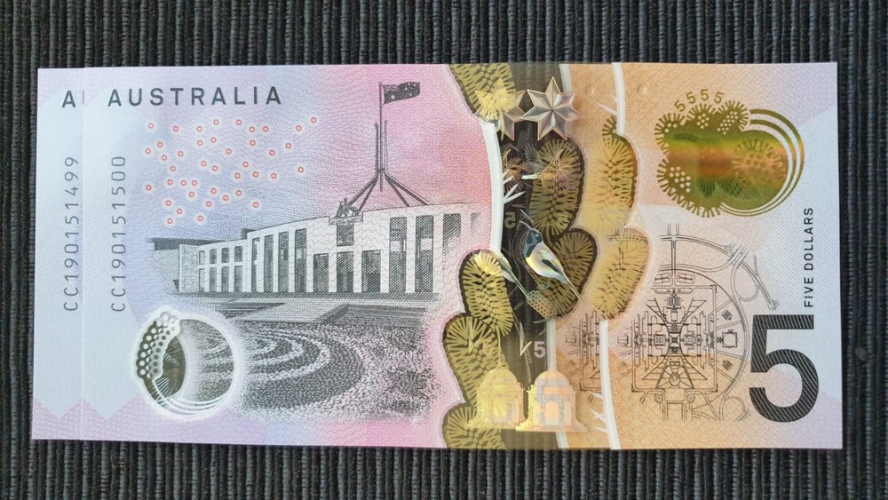 2019 $5 LOW MINTAGE x 2 Consecutive UNC Banknotes CC19 499/500