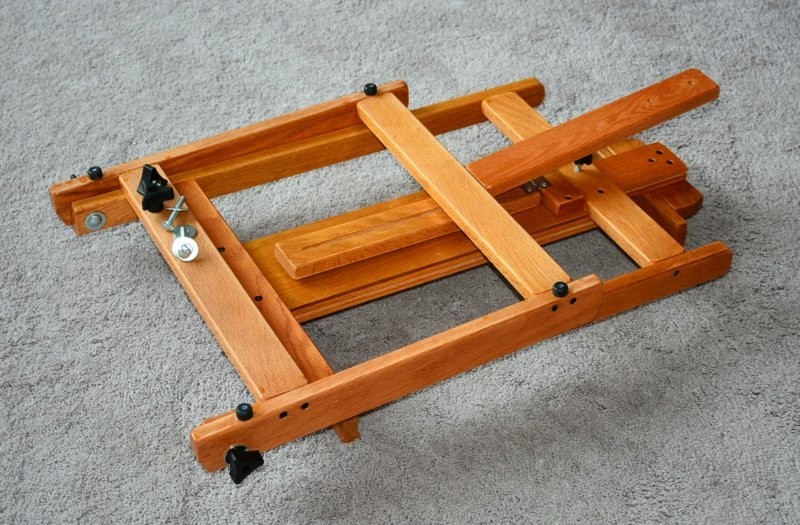 AMERICAN SOLID OAK LARGE TABLETOP EASEL