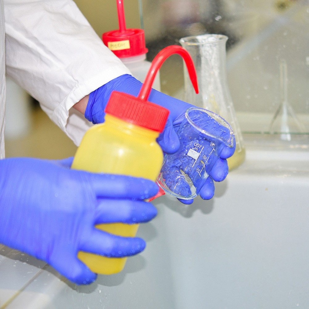 2 Pcs Squeeze Bottle, Lab Bottles with Sharp Mouth (Clear, 250ML)