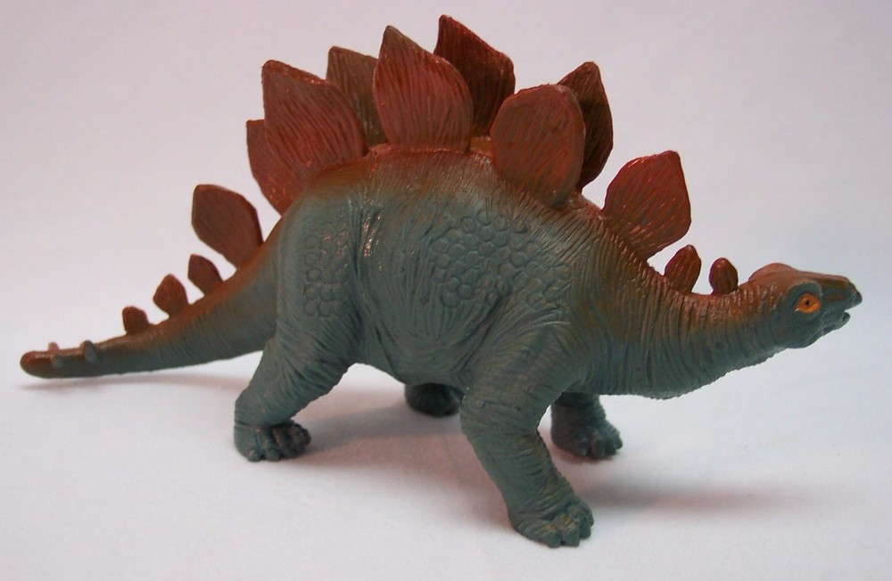 STEGOSAURUS DINOSAUR 8" Plastic Toy Figure 2000