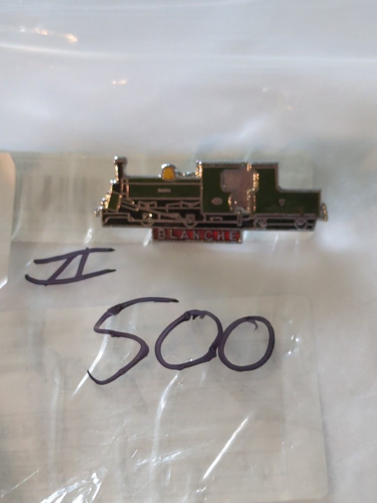 Blanche Train - Metal Lapel / Hat Pin