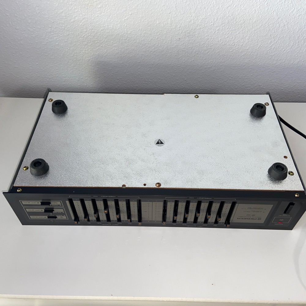 Pioneer 7 Band Equalizer Model GR-560