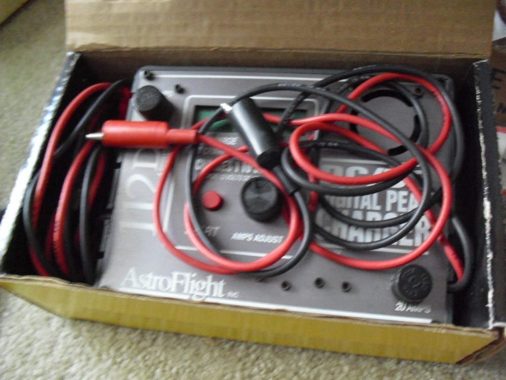 Astroflight Model 112D Digital DC/DC Digital Peak Charger NIB