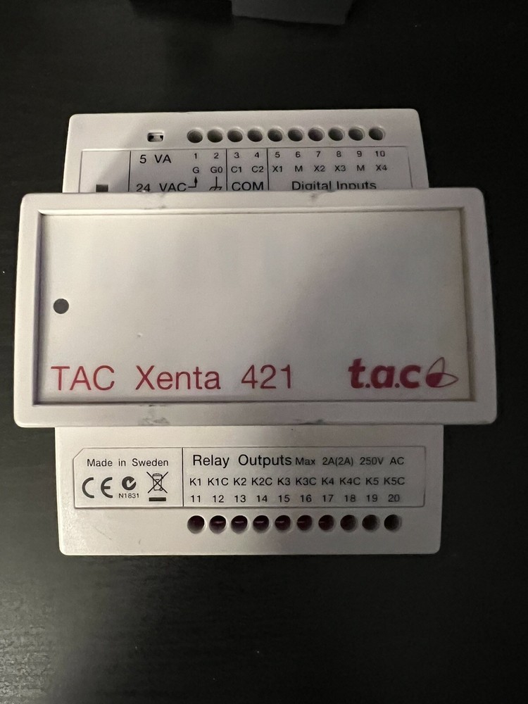 TAC Xenta 421 Controller with Terminal Part