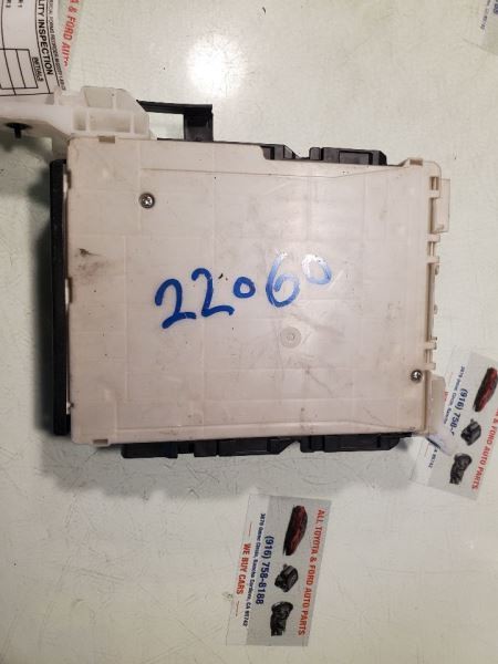 PRIUS 2016 Fuse Box Cabin 42155