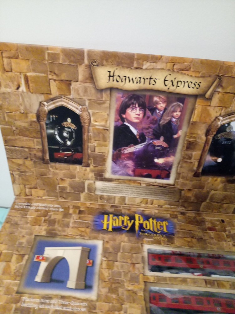 2001 Harry Potter HOGWARTS EXPRESS Bachmann HO Train Set