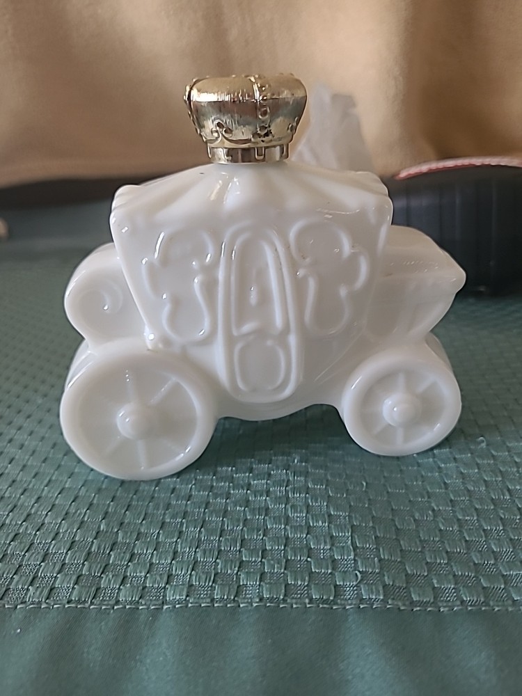 VINTAGE WHITE GLASD CARRIAGE CONTAINER (BIN YY)