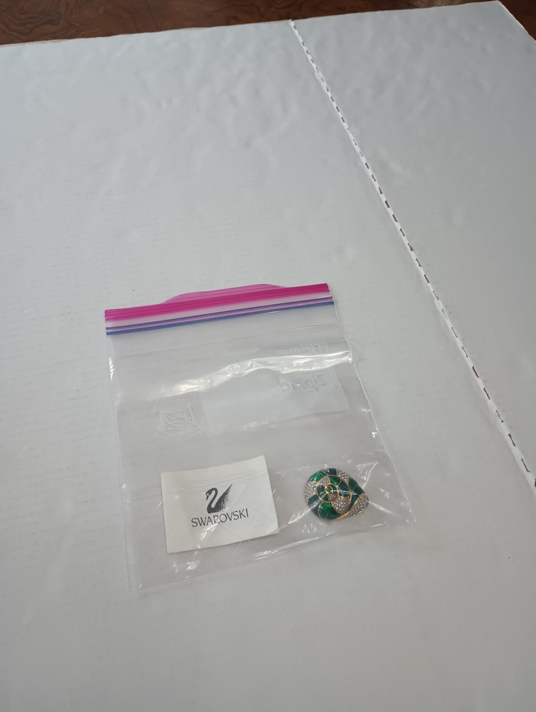 SIGNED SWAROVSKI PAVE' CRYSTAL SHELL PIN ~ BROOCH RETIRED ** CLEAN **