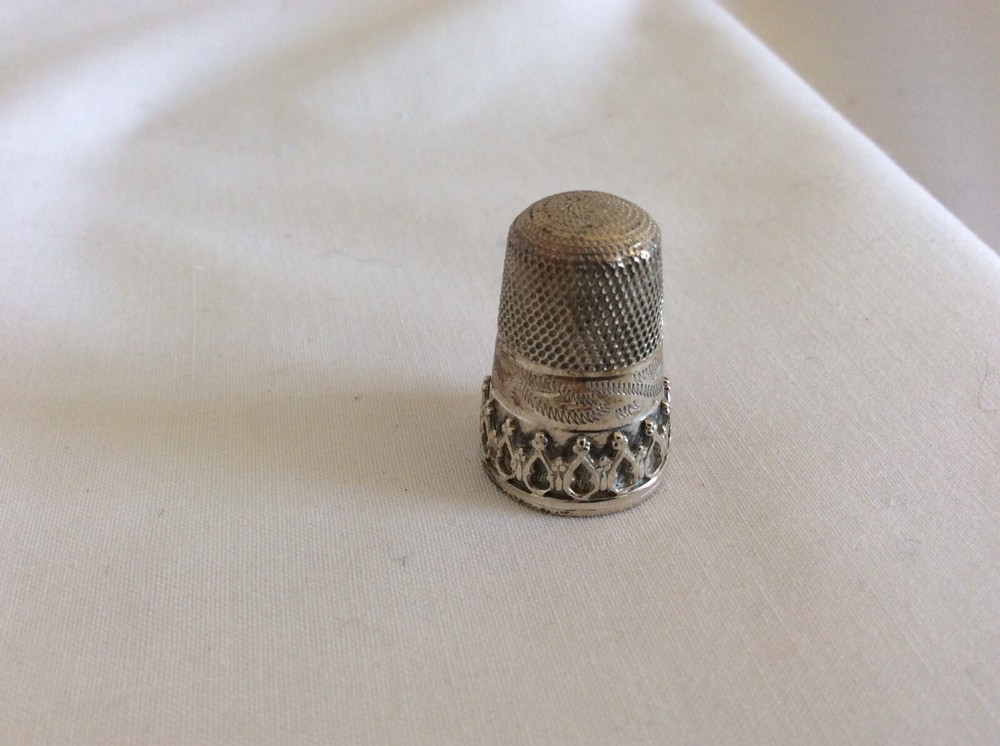 Antique Silver Thimble - beautifully chased Thimble