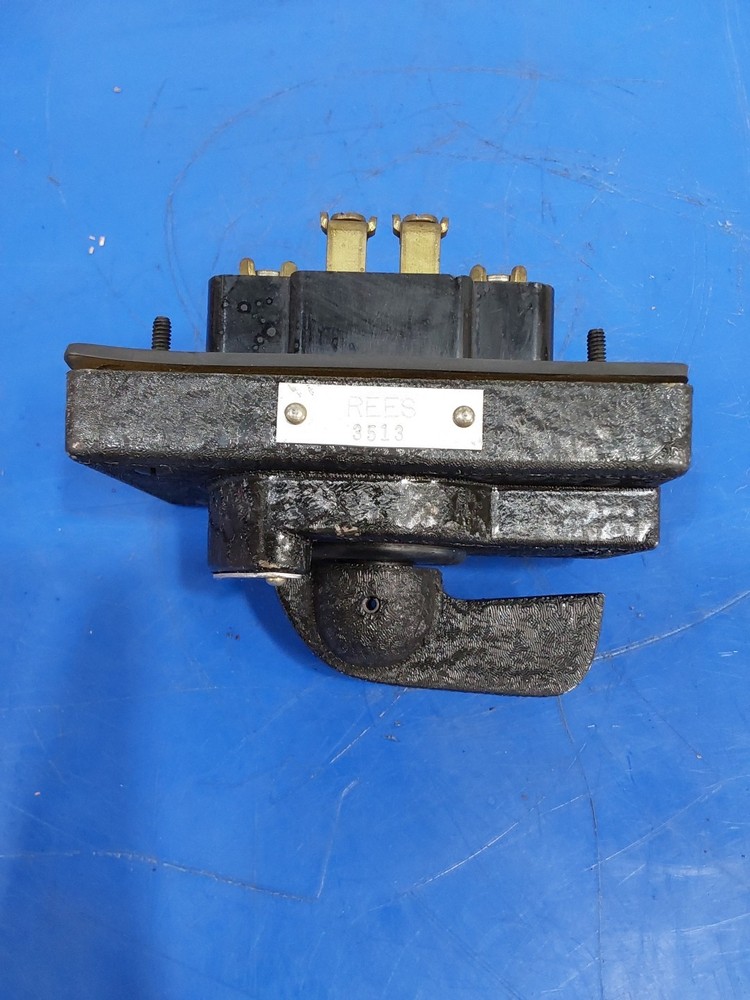 REES 3513 HAND OFF AUTO SELECTOR SWITCH