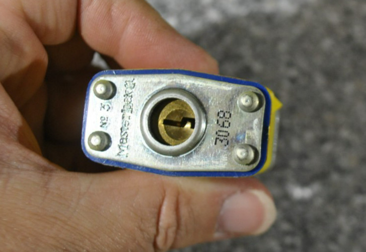 22 LOT Master Lock 3KA Keyed Padlock Lockout 3/4" Shackle Ht, Colored Coded