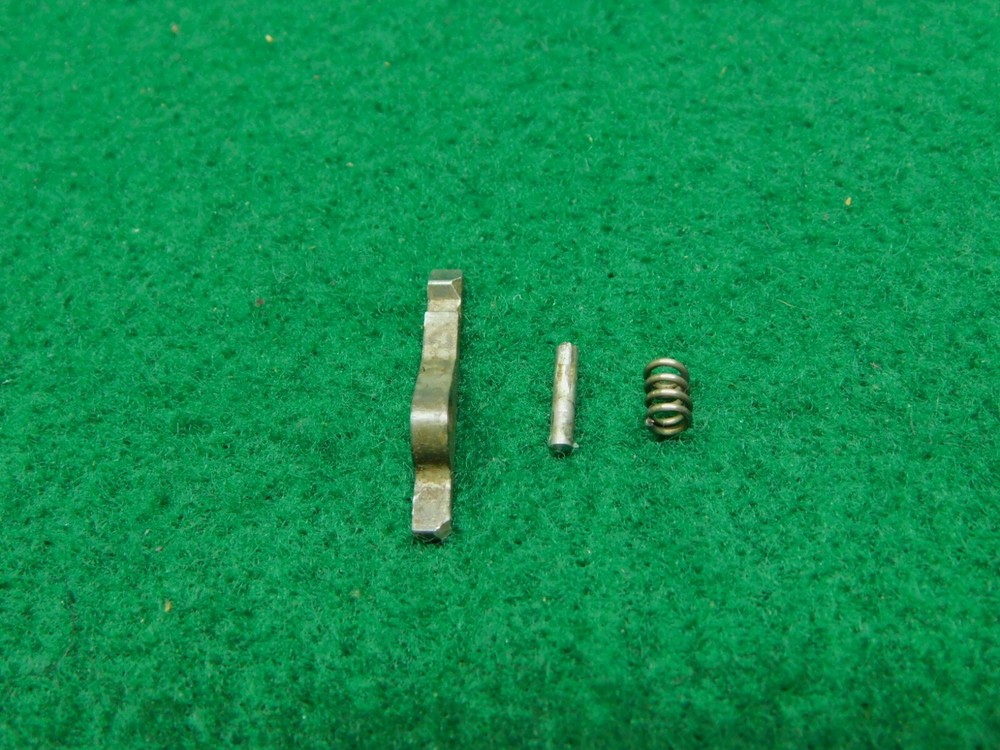 Mossberg 500 Extractor Left Hand Set 12 16 20 GA Original