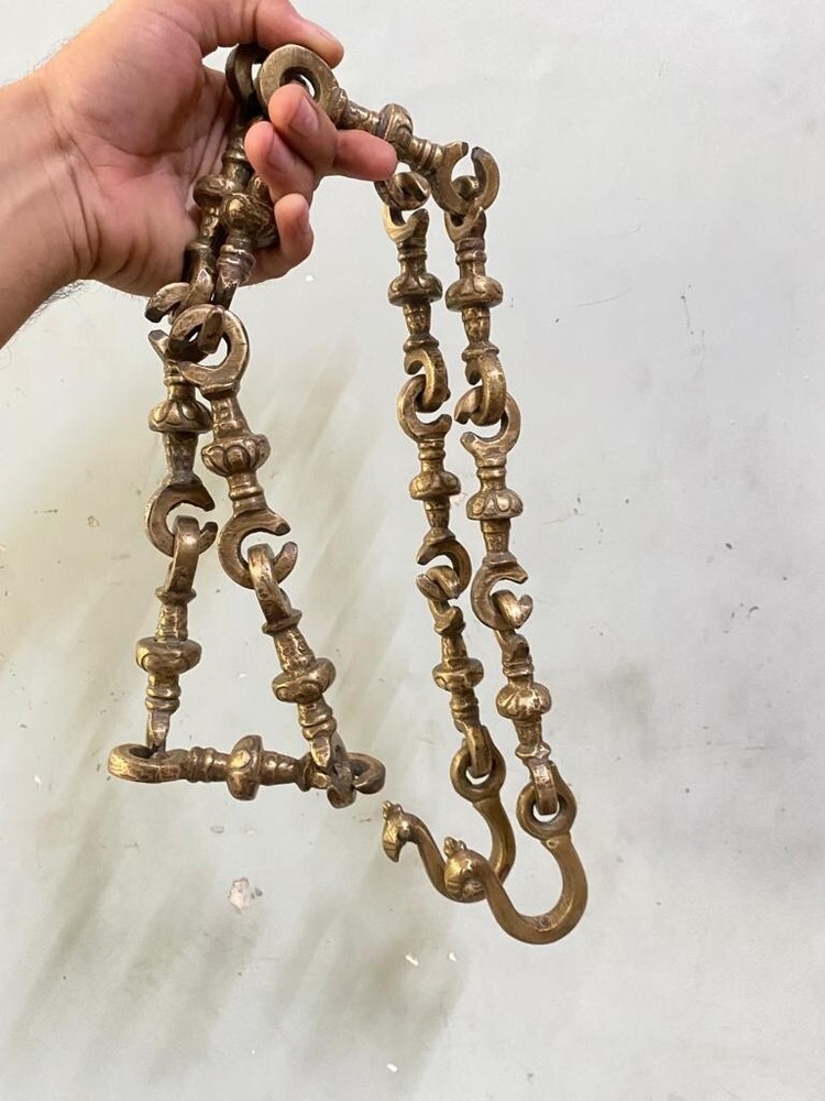 OLD VINTAGE HAND CARVED ADJUSTABLE BRASS CHAIN WITH PEACOCK SHAPE HOOKS - (CC)