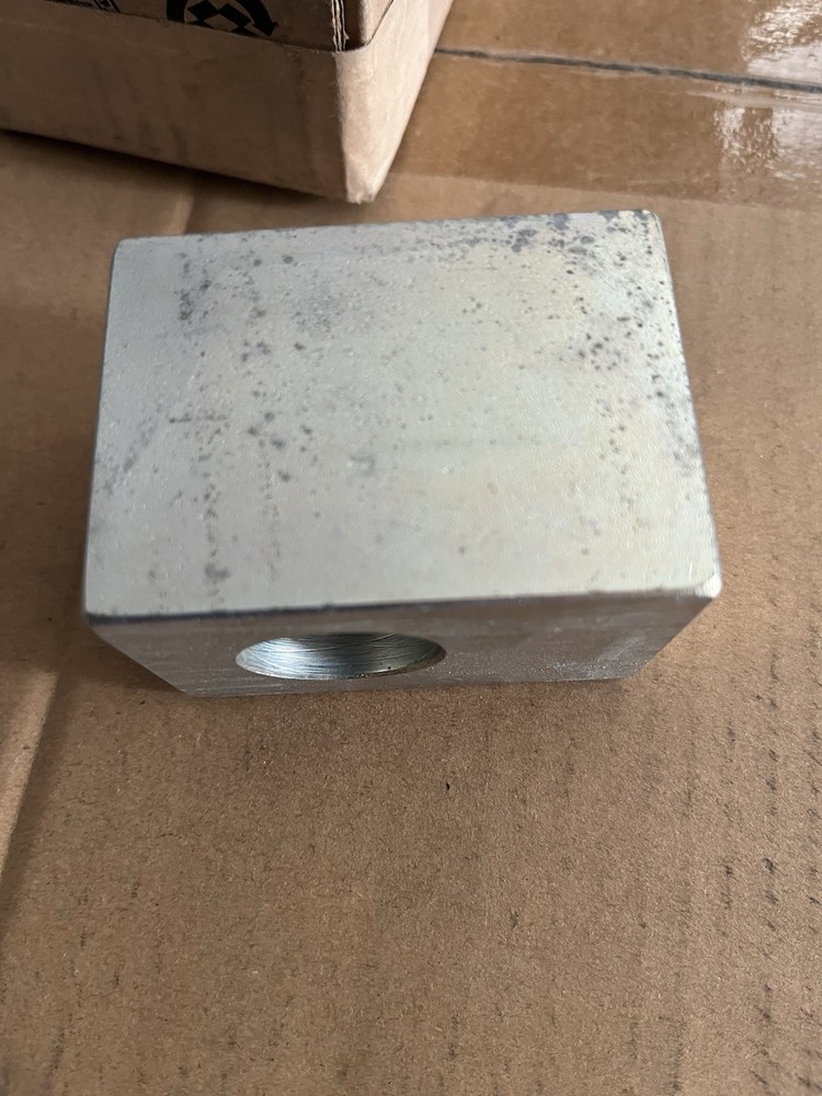 R551029 Drawbar Spacer