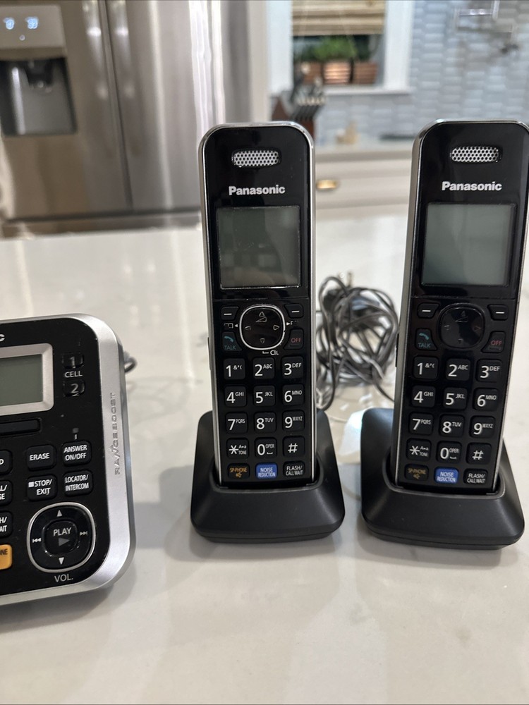 Panasonic KX-TG7871 Cordless Phone System Answer Machine + 5 Handsets