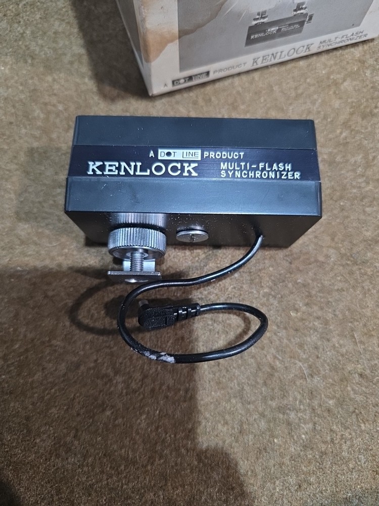 Kenlock Multi flash DL-70 synchronizer, Fire 2 flashes at once w/Sync cables NOS