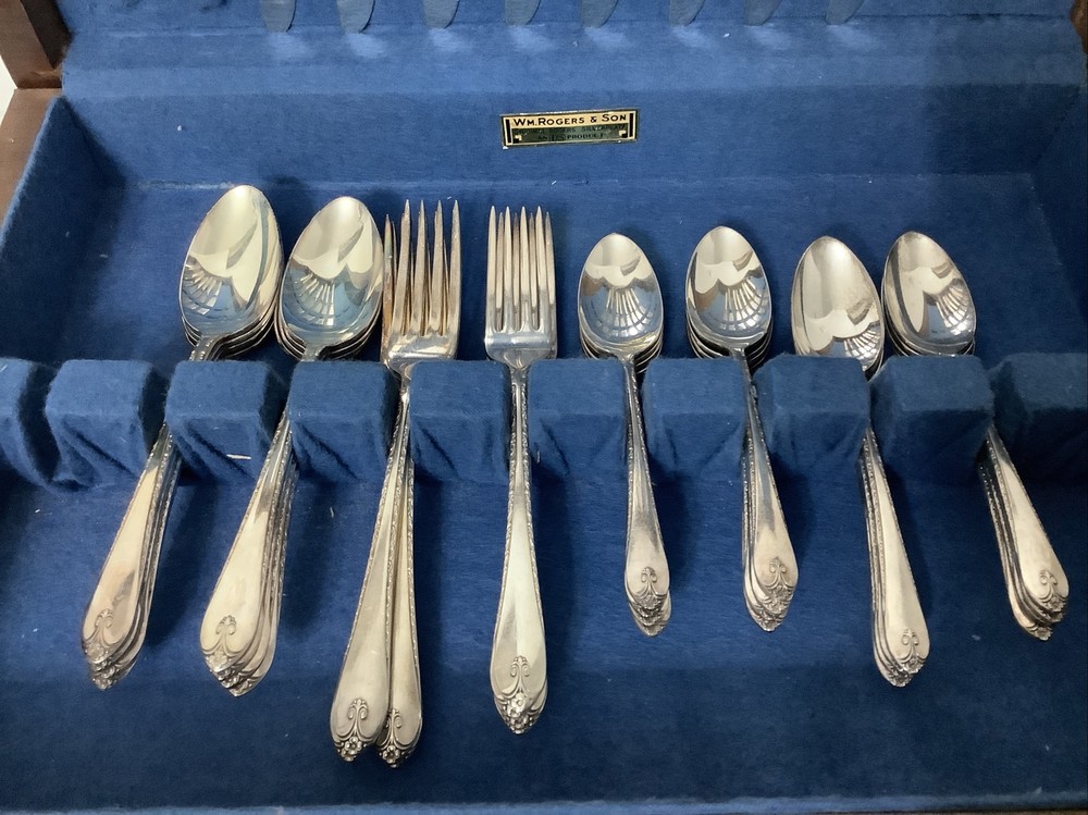 Wm Rogers Silverplate Modern Precious Set With Chest 40 pieces - SFD