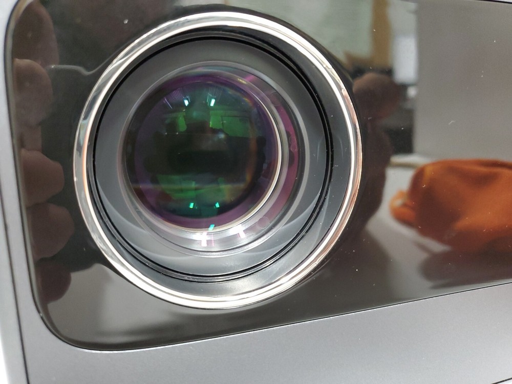 Hippus Projector Multimedia - Model M11 (Black)