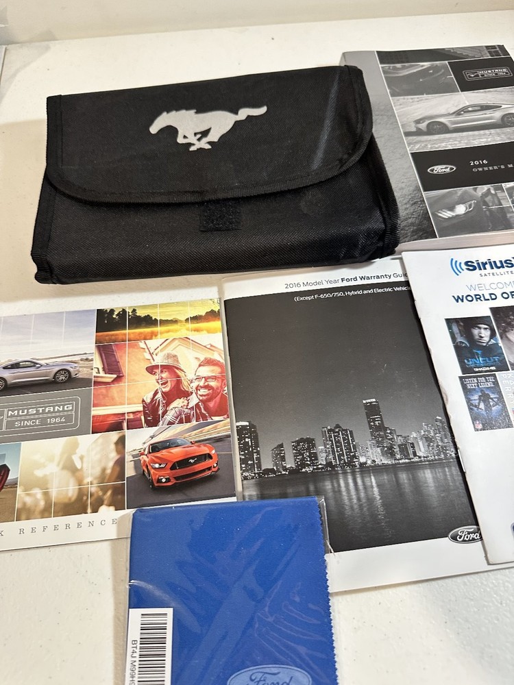 2016 Ford Mustang Owner's Manual Set