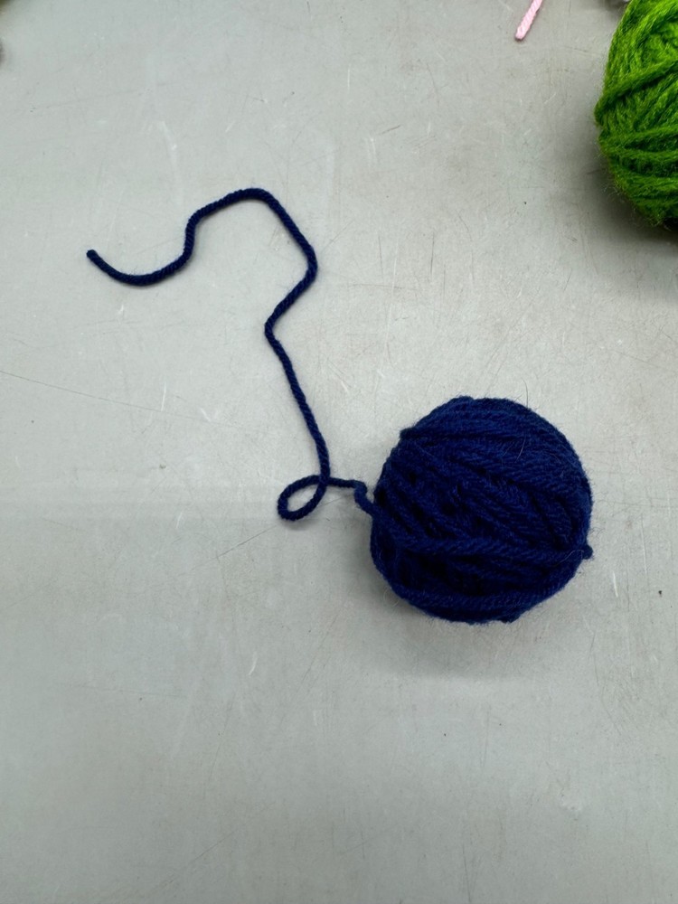 Assorted Yarn Balls & Crochet Piece READ