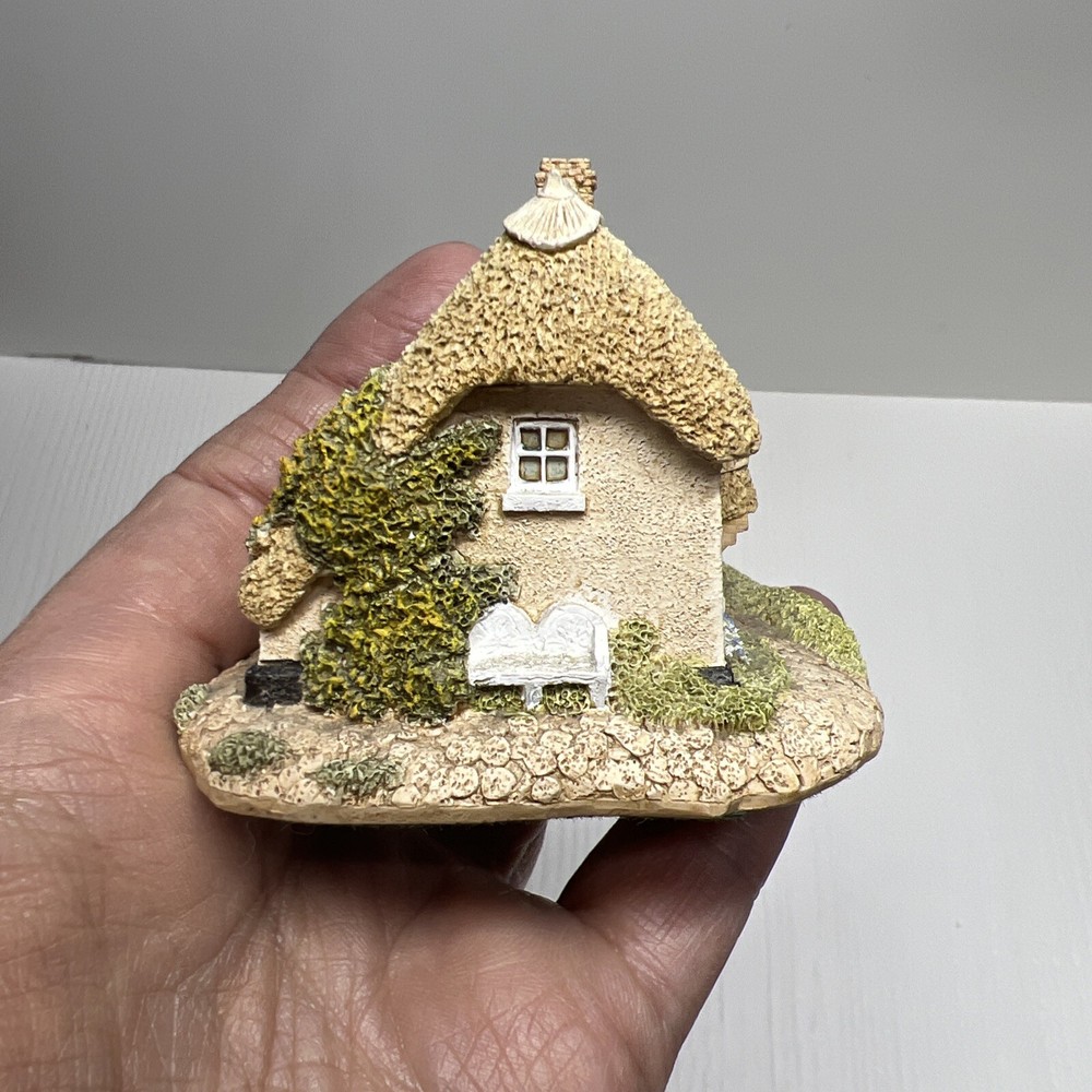 Lilliput Lane "Otter Reach" Cottage︱Includes Original Box & Documents