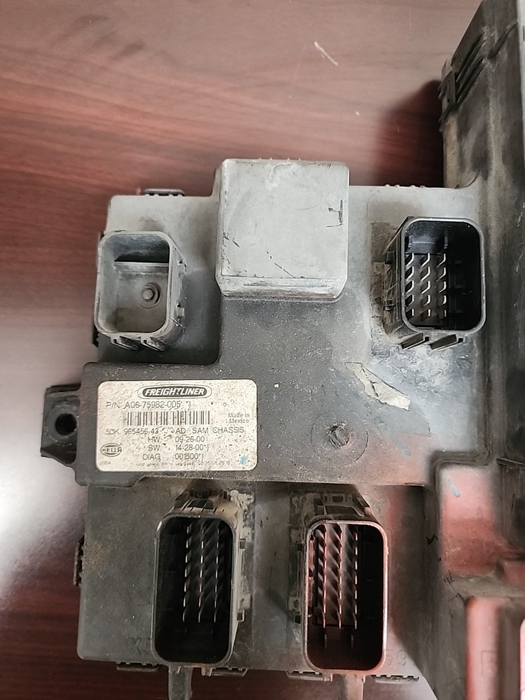 A06-75982-005 Freightliner CASCADIA Electronic Chassis Control Module