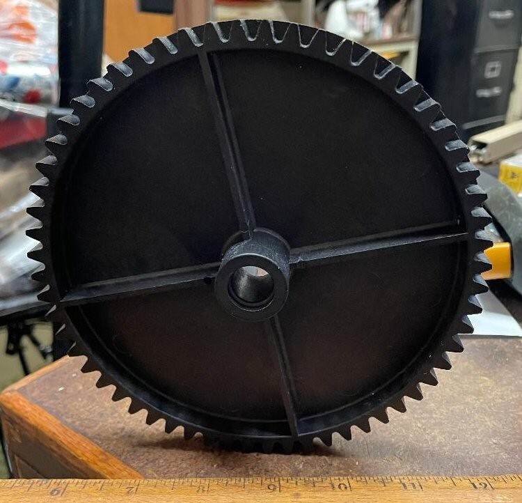 V5 - Plastic Gear (NOS)