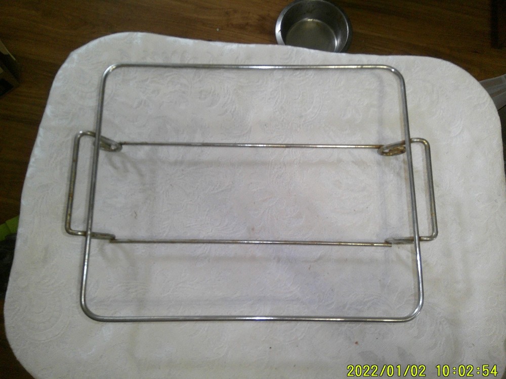 STAINLESS STEEL OLDER CASSEROLE STAND