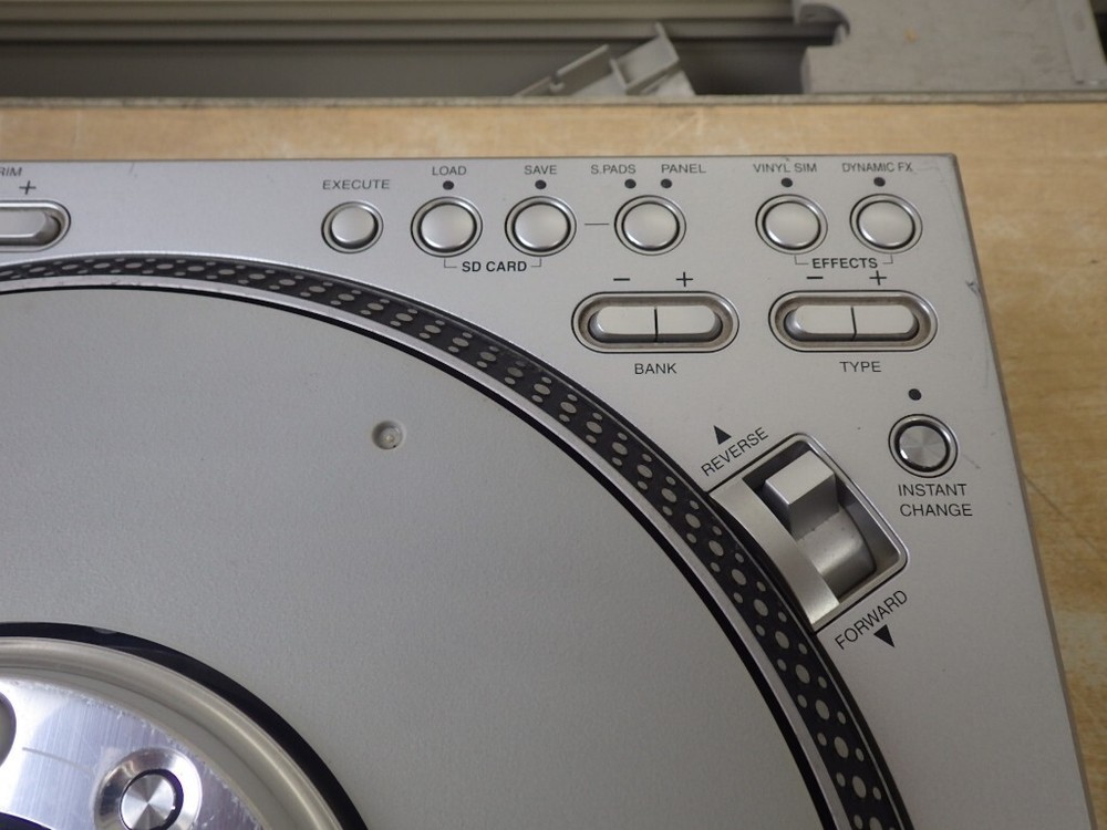 Technics SL-DZ1200 Silver Direct Drive DJ Turntable Player JP y3335