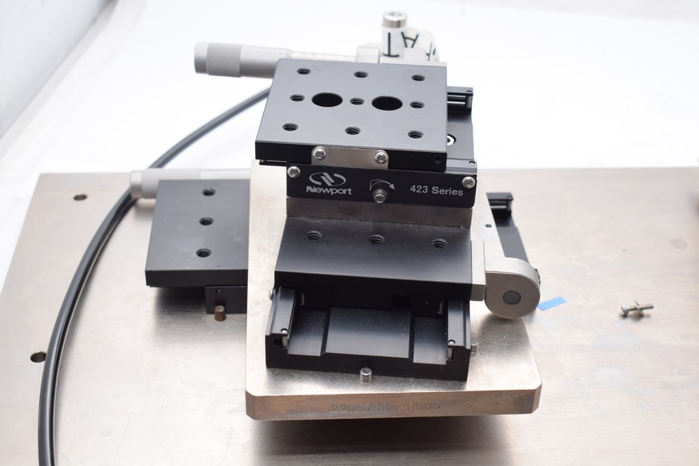 NRC 423 LINEAR TRANSLATION 443 Stage With Base Plate Positioner