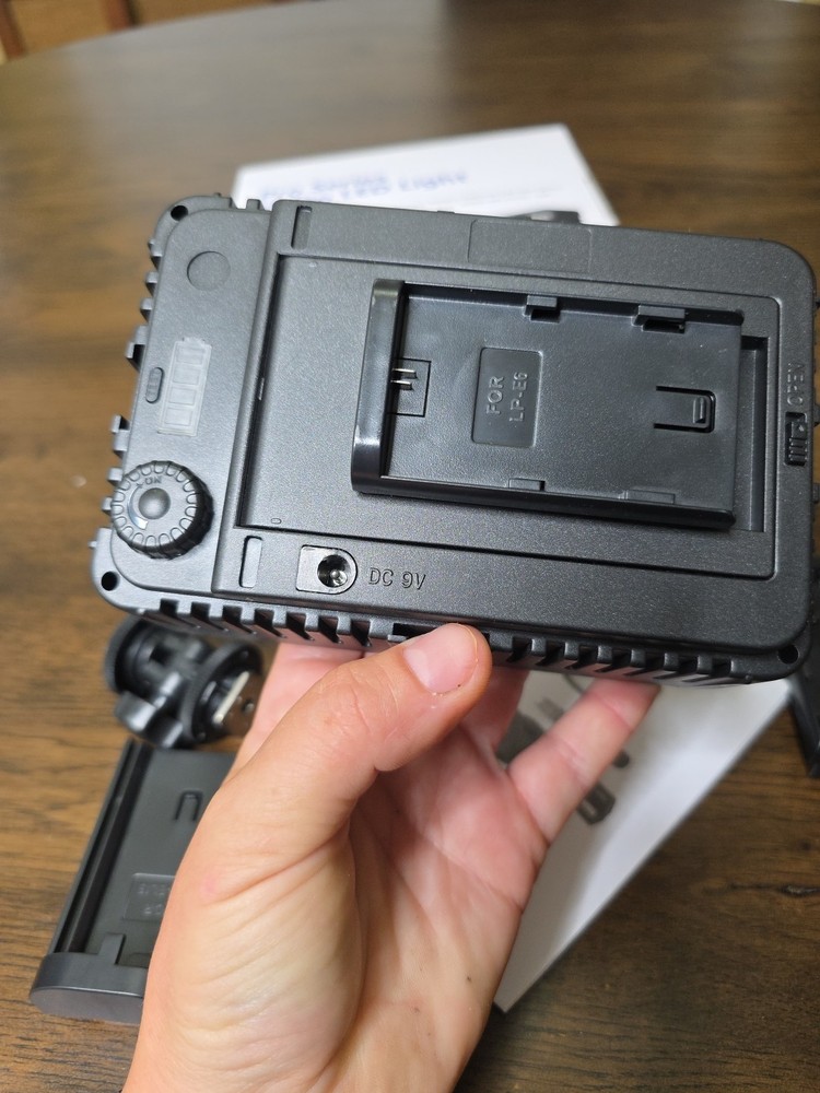 Precision Design Digital Camera Camcorder LED Video Light LE-168A