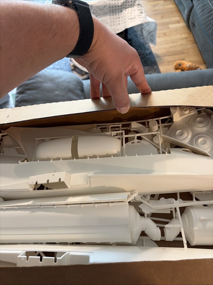 Monogram NASA Space Shuttle 1/72 OPEN BOX 5904 1995