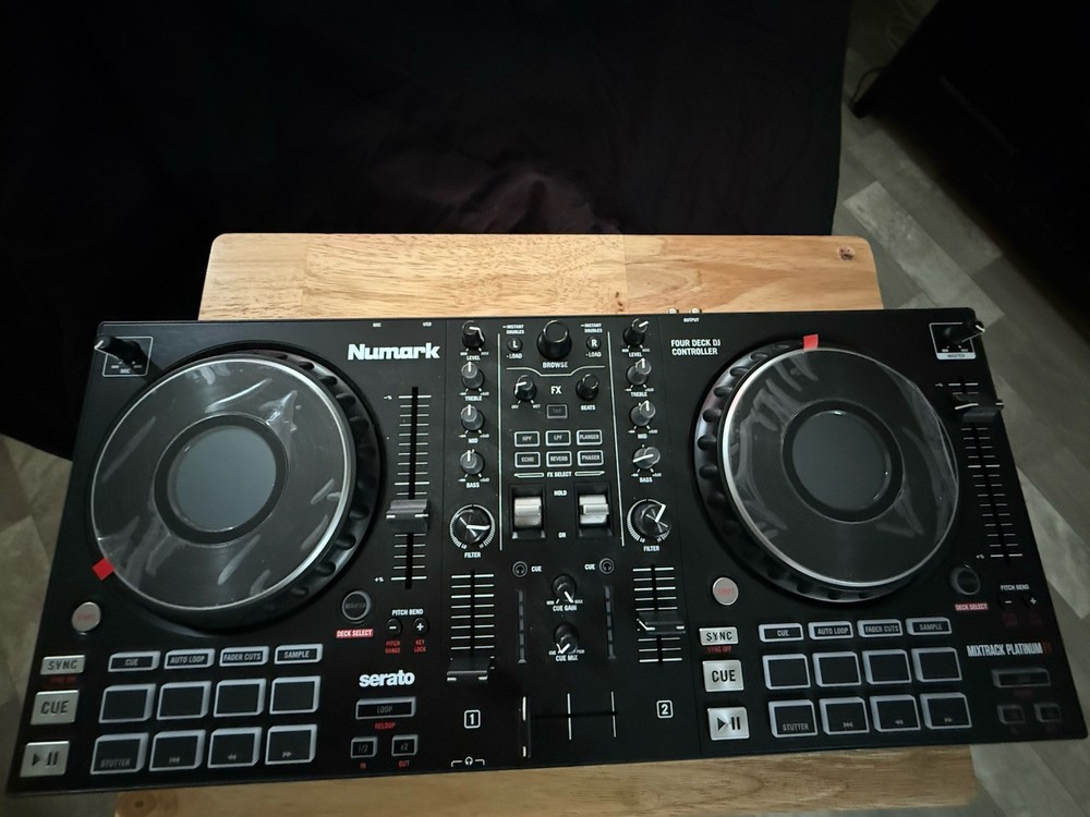 Numark ‎Mixtrack Platinum FX DJ Controller - Black