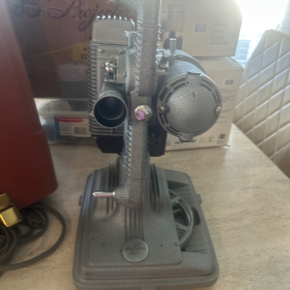 Revere Model 85 8mm projector with Case & Cable (Motor Tested) Read description