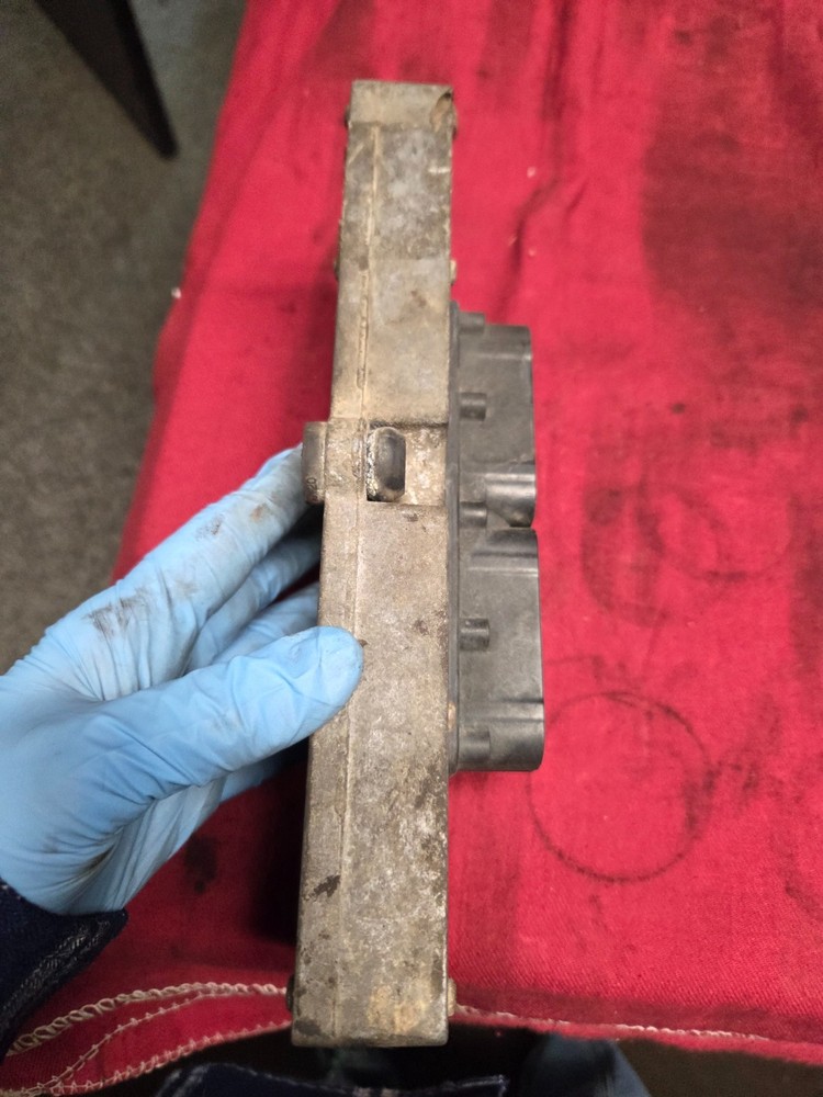 TRANSMISSION CONTROL MODULE TCM ,ECU ETC2088562, ETC2004A06, 09147 MUST PROGRAM