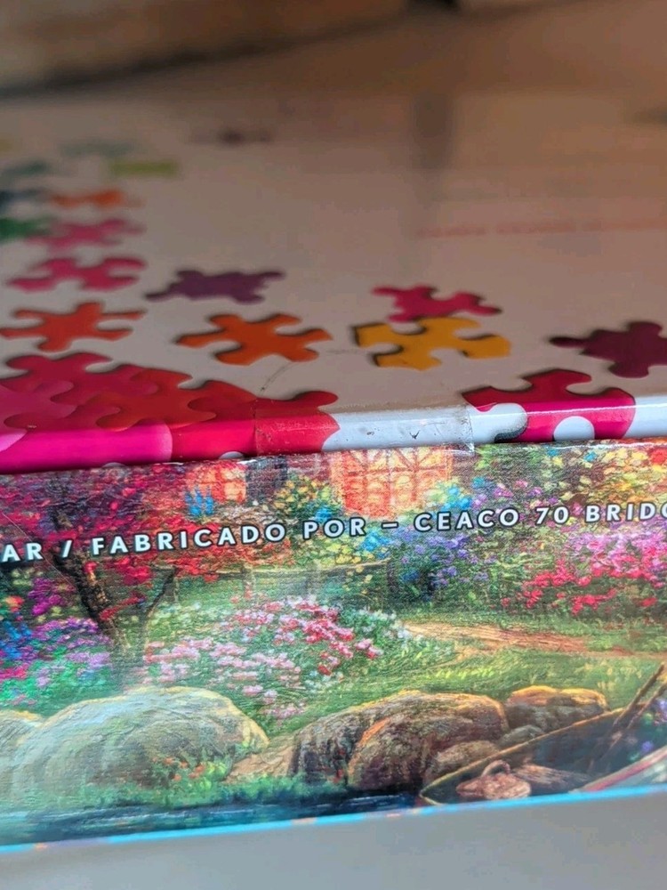 Thomas Kinkade Studios 2000pcs. Disney Mickey & Minnie jigsaw puzzle