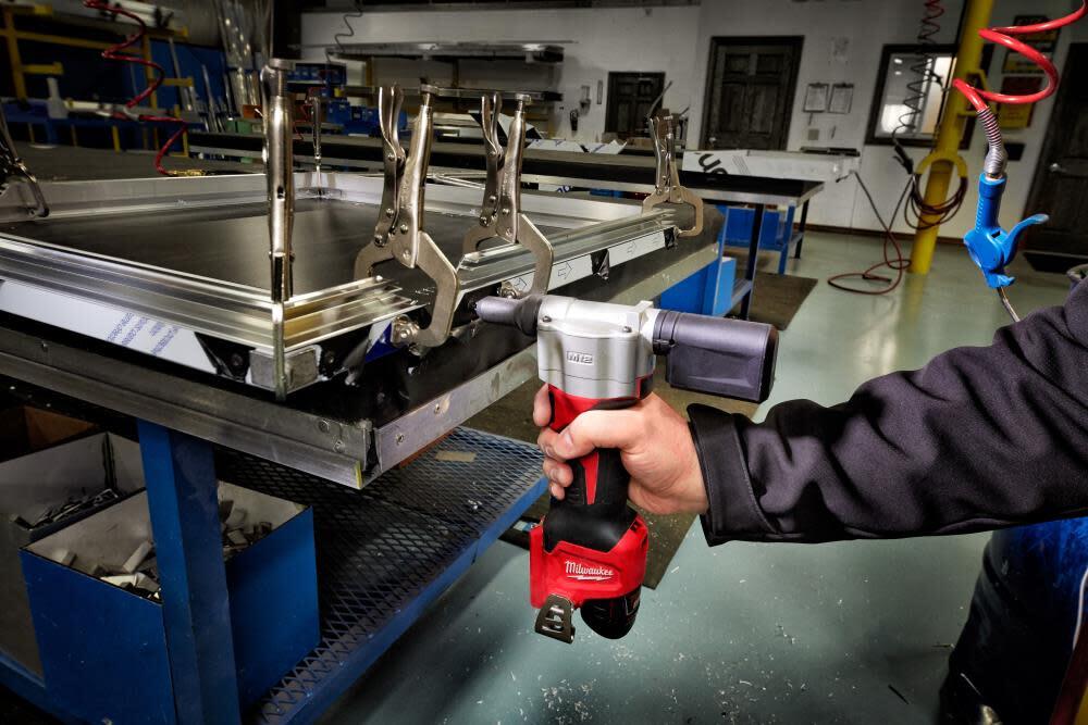 Milwaukee M12 Rivet Tool Kit