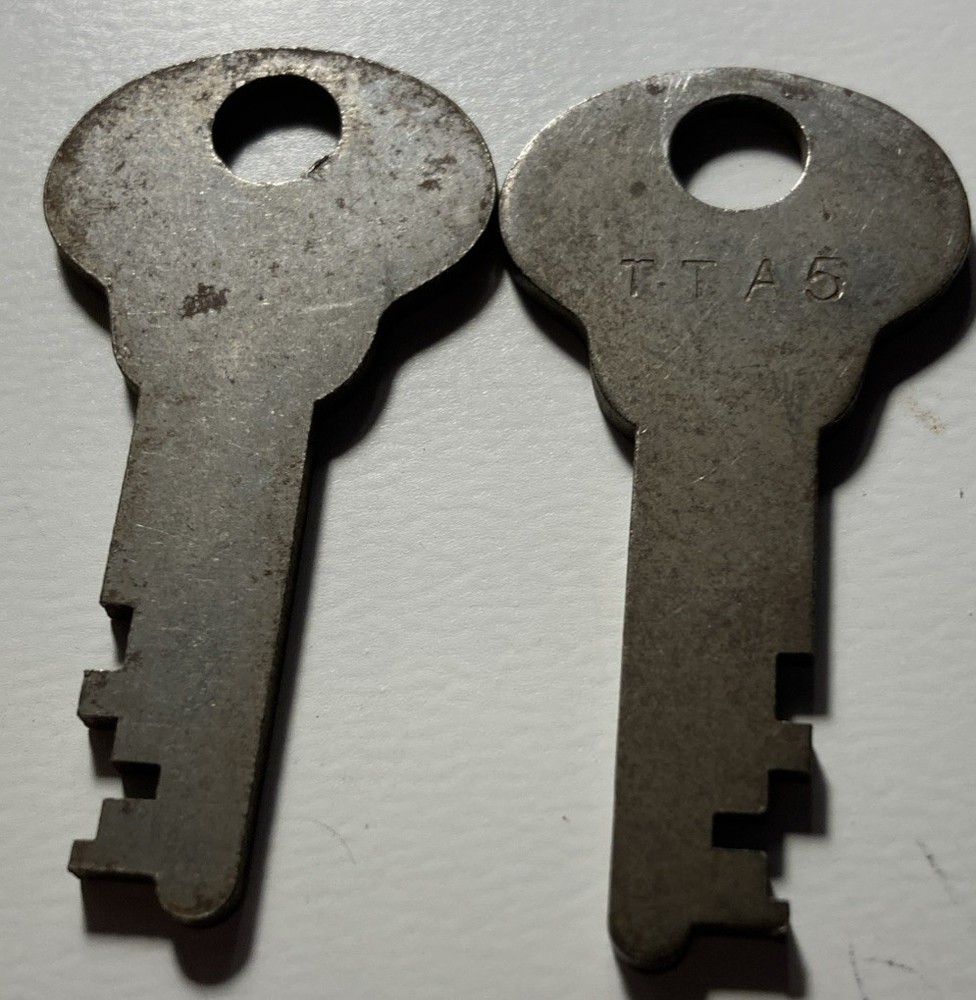 2 Corbin # TTA5 Suitcase Trunk Keys