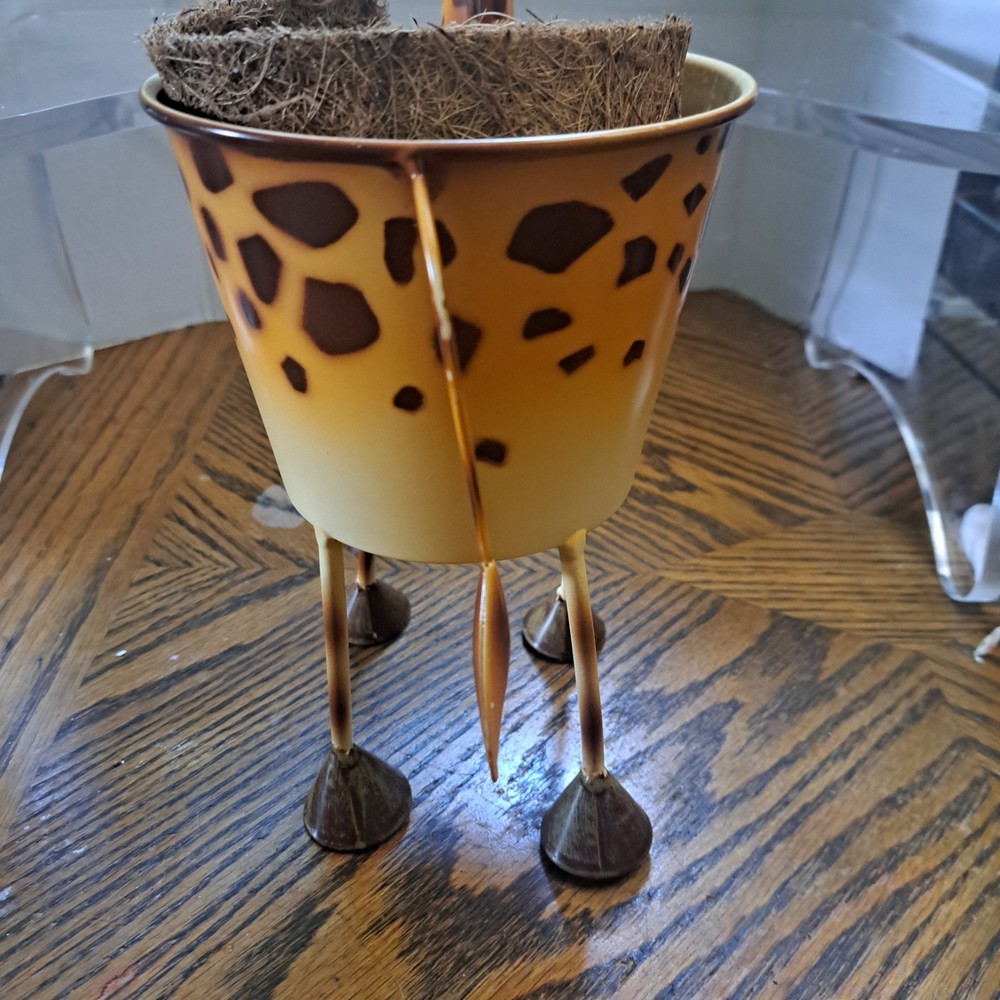 Metal Tin Giraffe 14'' Planter With Insert