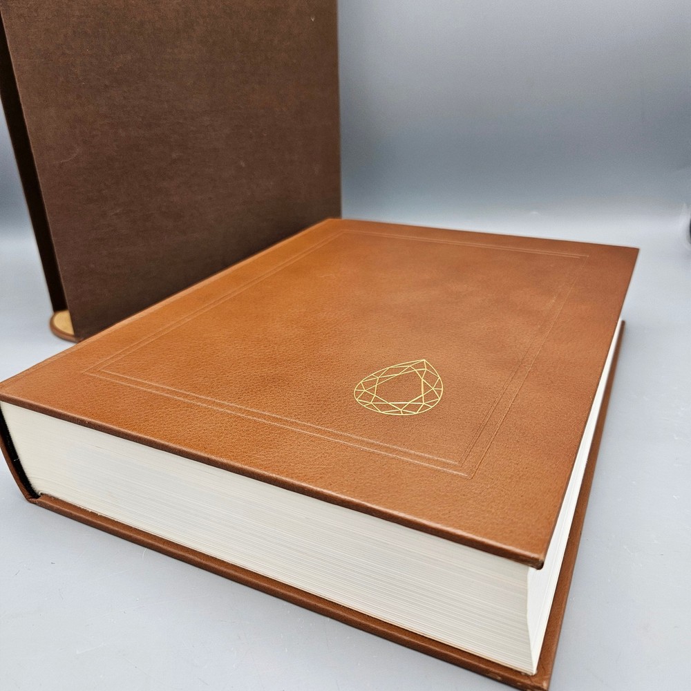 Book - Stephen Hofer "Collecting and Classifying Coloured Diamonds"