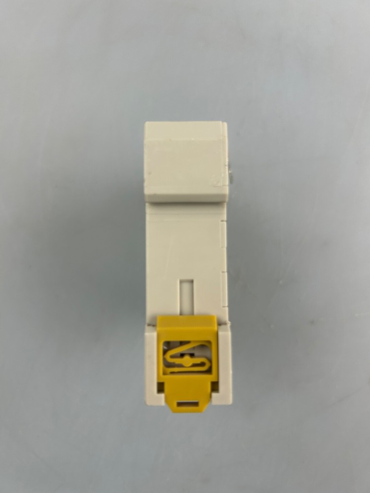 Omron, H3DE-M2, Multi-Function Timer with 8 Modes, DPDT (Used)