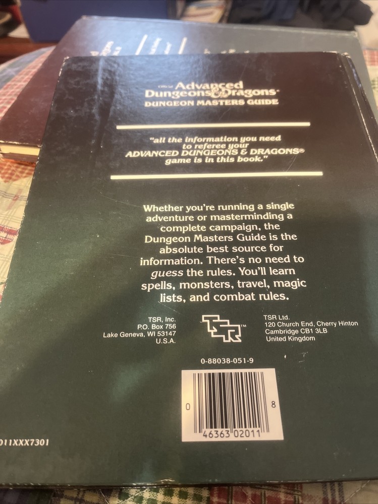 Advanced Dungeons and Dragons (Dungeon Masters Guide Gygax, Gary D&D