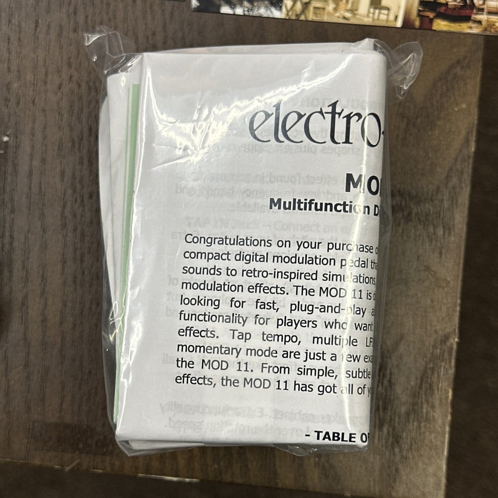 Electro Harmonix EHK MOD 11 Modulator Guitar Effects Pedal Modulation trem phase