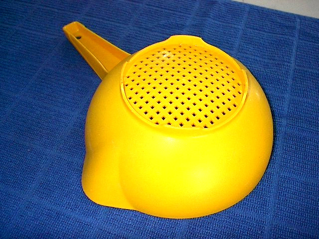 Vintage Tupperware Small Bright Yellow Colander Strainer 1 quart 1200 CLEAN!!