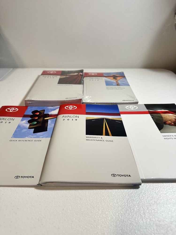 Toyota Avalon Owner's Manuals Set