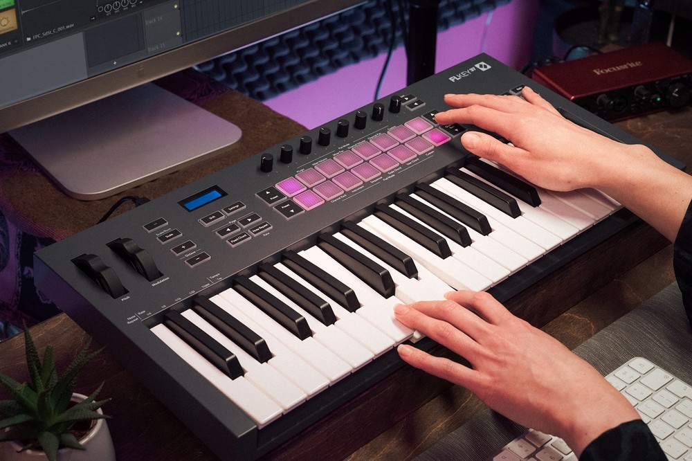 Novation FLkey 37 MIDI Keyboard - Seamless FL Studio Integration with Chord M...