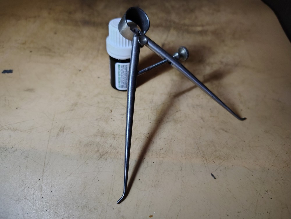 Starrett 4" Spring Joint Inside Divider Caliper Round Leg