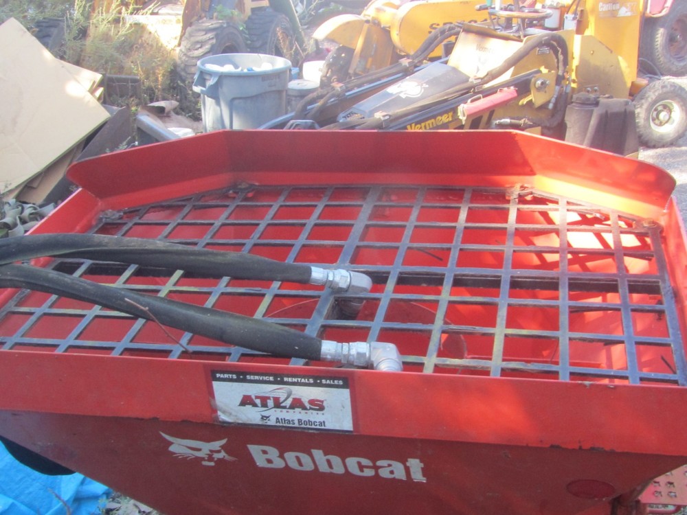 BOBCAT HS8 SALT SAND SPREADER